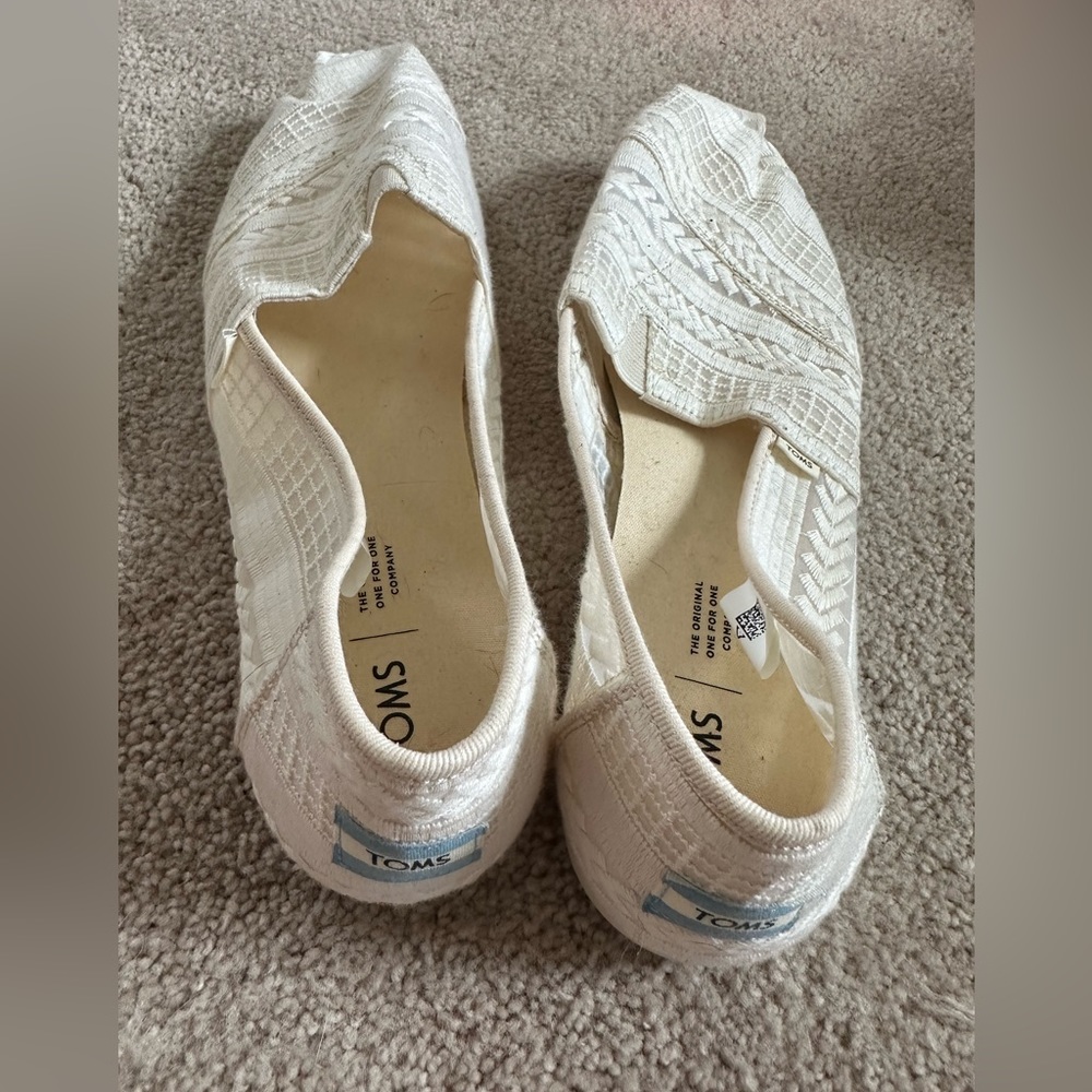 Toms Women’s Size 12 - Off White